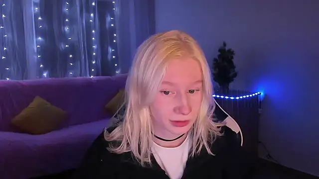 Snapshot of EnigmaSee chatting on January 2026 02:25:02 AM EnigmaSee online show from January 2026 02:25:02 AM