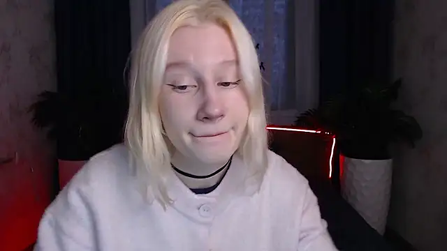 Snapshot of EnigmaSee chatting on January 2026 09:00:02 AM EnigmaSee online show from January 2026 09:00:02 AM