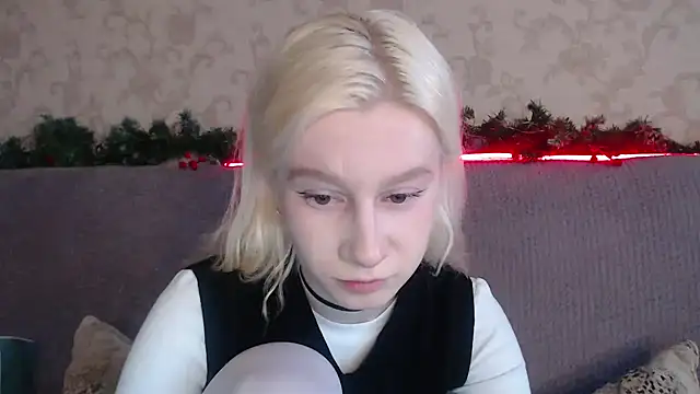 Snapshot of EnigmaSee chatting on February 2026 02:49:02 AM EnigmaSee online show from February 2026 02:49:02 AM