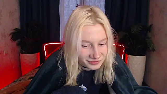 Snapshot of EnigmaSee chatting on February 2026 02:15:01 AM EnigmaSee online show from February 2026 02:15:01 AM