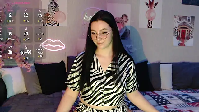 Fluffy Tiffy online show from February 2025 05:10:01 AM