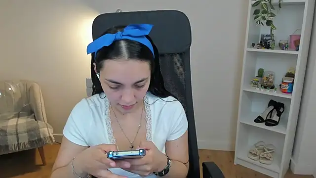  BellaEvans  online show from May 2026 04:52:01 AM