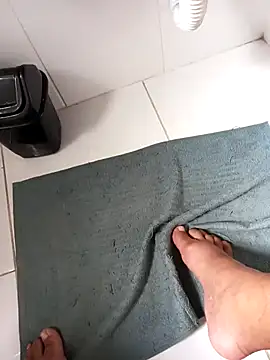 Snapshot of lobomisterioso13 chatting on November 2025 11:20:02 AM lobomisterioso13 online show from November 2025 11:20:02 AM