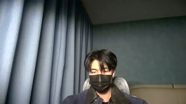 wuzhimao0207 online show from May 2026 05:07:01 PM