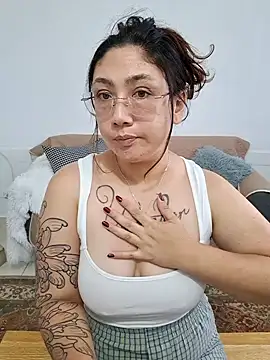 Mia Ruiz online show from September 2025 08:58:02 PM