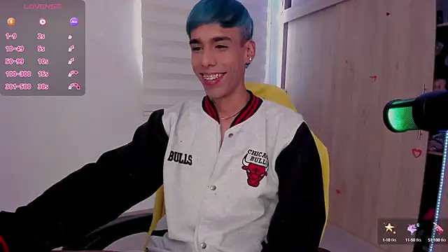 aldrinwhite online show from March 2025 07:06:01 PM