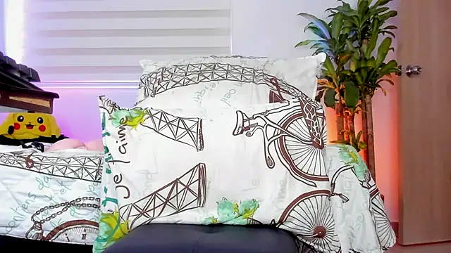 aldrinwhite online show from October 2025 05:14:02 PM