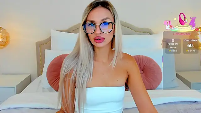 Snapshot of MissLoou chatting on September 2025 05:07:01 AM MissLoou online show from September 2025 05:07:01 AM