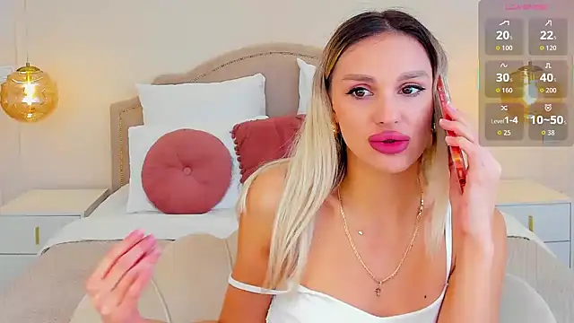 Snapshot of MissLoou chatting on November 2025 06:19:01 AM MissLoou online show from November 2025 06:19:01 AM