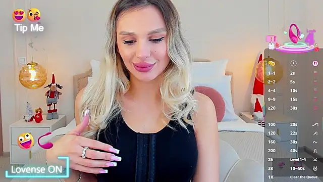 Snapshot of MissLoou chatting on January 2026 06:18:02 AM MissLoou online show from January 2026 06:18:02 AM