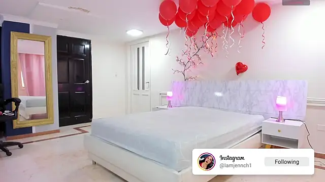 charolbruce 1 online show from May 2026 11:51:02 AM