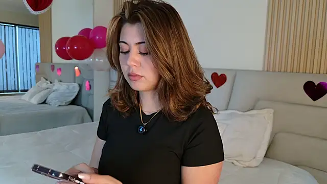 Zoe Benson online show from February 2026 12:10:02 PM