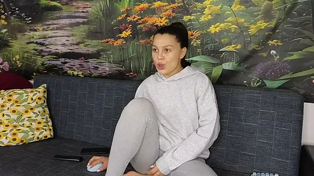 MadameDeFeu online show from October 2025 11:41:02 AM