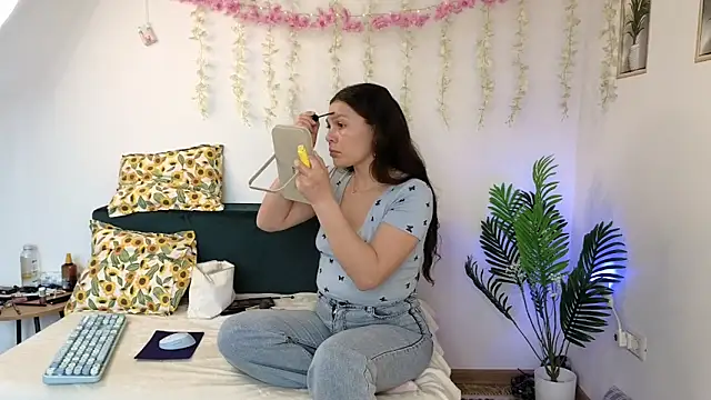 MadameDeFeu online show from April 2026 08:58:01 AM