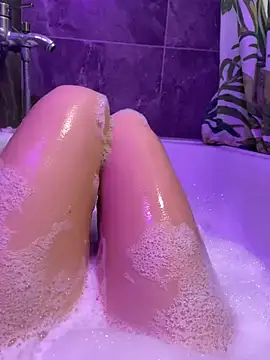 Snapshot of Belochka_a chatting on December 2024 12:04:01 AM Belochka a online show from December 2024 12:04:01 AM