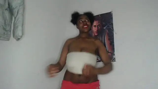 Snapshot of lyssyhorny chatting on November 2025 11:32:02 AM lyssyhorny online show from November 2025 11:32:02 AM