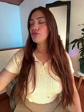 emmily d online show from February 2026 06:58:02 PM