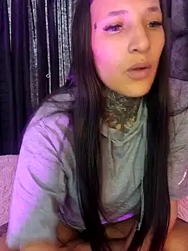 Snapshot of Nicole420squirt chatting on December 2024 04:06:01 PM Nicole420squirt online show from December 2024 04:06:01 PM