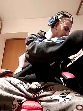 BigDickEnrg7195 online show from December 2024 11:51:01 PM