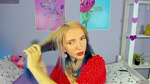 Snapshot of AnneTenet chatting on December 2024 03:30:01 AM AnneTenet online show from December 2024 03:30:01 AM