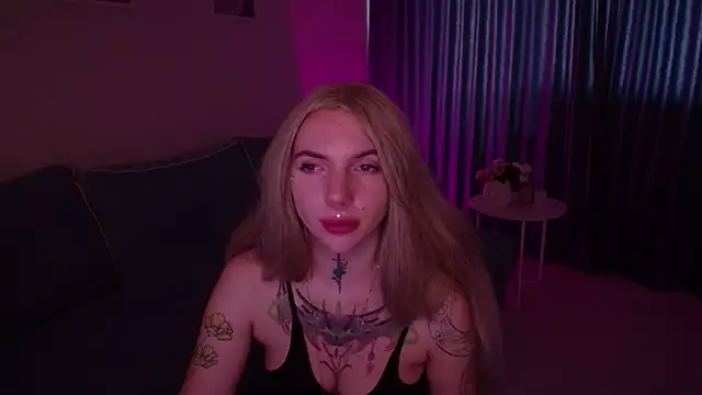 Snapshot of AnneTenet chatting on September 2025 07:12:01 AM AnneTenet online show from September 2025 07:12:01 AM