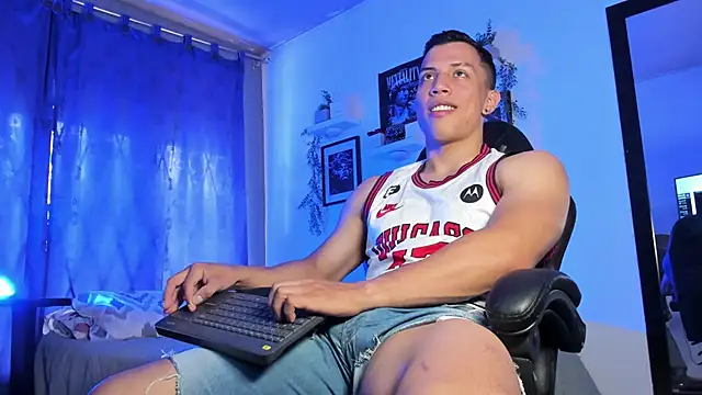 Snapshot of ThomsEvery_ chatting on November 2025 04:41:01 PM ThomsEvery online show from November 2025 04:41:01 PM