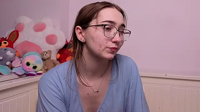 PollyBeev online show from June 2026 07:33:02 AM