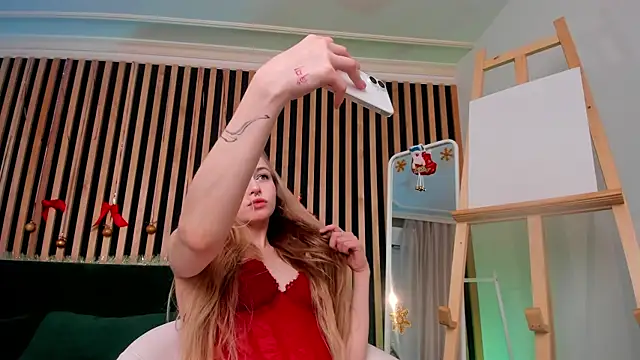 MiaMews online show from December 2024 11:20:02 AM