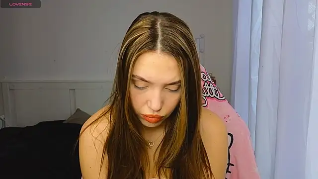 AliceSpark online show from November 2025 12:26:01 PM