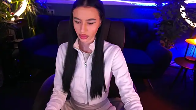 Snapshot of Snow_WhiteeeX chatting on January 2025 07:42:02 PM Snow WhiteeeX online show from January 2025 07:42:02 PM