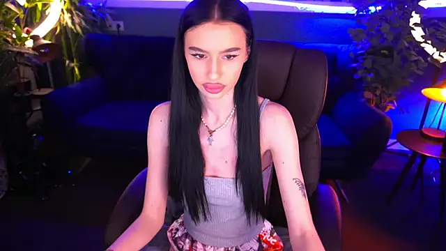 Snapshot of Snow_WhiteeeX chatting on January 2025 11:28:01 PM Snow WhiteeeX online show from January 2025 11:28:01 PM