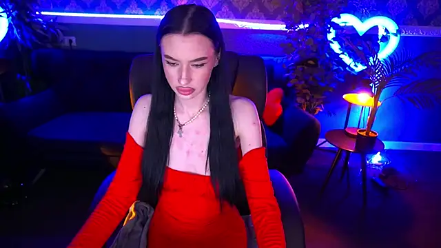 Snapshot of Snow_WhiteeeX chatting on February 2025 07:46:01 PM Snow WhiteeeX online show from February 2025 07:46:01 PM