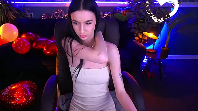 Snapshot of Snow_WhiteeeX chatting on February 2025 06:10:02 PM Snow WhiteeeX online show from February 2025 06:10:02 PM