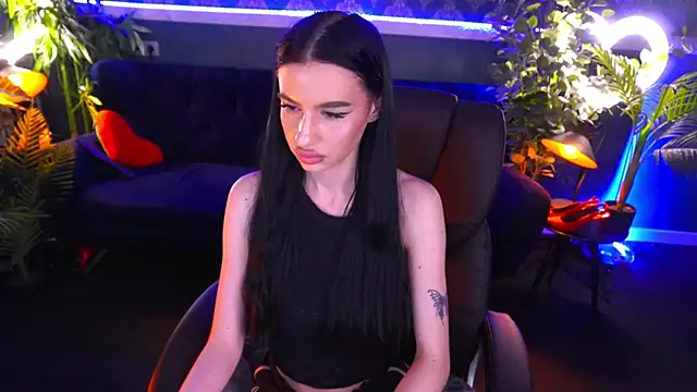 Snapshot of Snow_WhiteeeX chatting on February 2025 01:53:02 AM Snow WhiteeeX online show from February 2025 01:53:02 AM