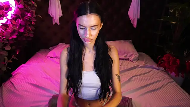 Snapshot of Snow_WhiteeeX chatting on October 2025 06:39:02 AM Snow WhiteeeX online show from October 2025 06:39:02 AM