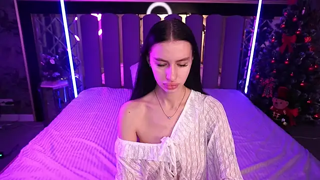 Snapshot of Snow_WhiteeeX chatting on January 2026 06:40:01 AM Snow WhiteeeX online show from January 2026 06:40:01 AM