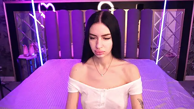 Snapshot of Snow_WhiteeeX chatting on February 2026 06:45:02 AM Snow WhiteeeX online show from February 2026 06:45:02 AM