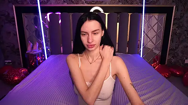 Snapshot of Snow_WhiteeeX chatting on February 2026 06:41:02 AM Snow WhiteeeX online show from February 2026 06:41:02 AM