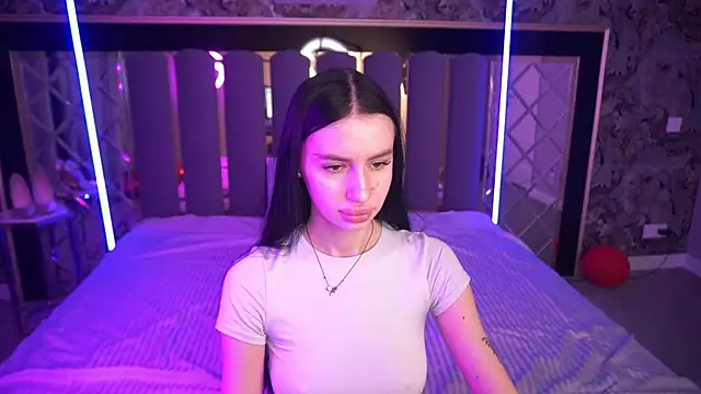 Snapshot of Snow_WhiteeeX chatting on February 2026 06:35:01 AM Snow WhiteeeX online show from February 2026 06:35:01 AM