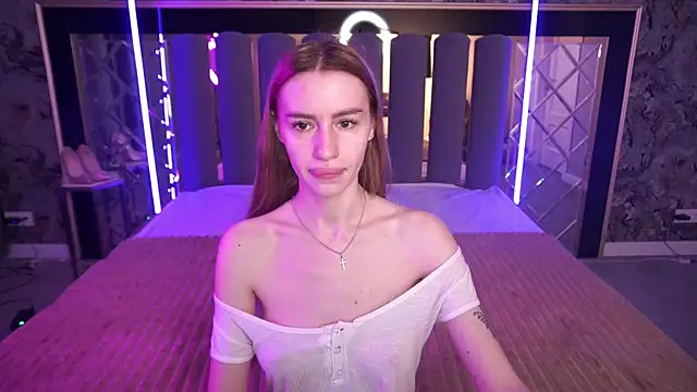 Snow WhiteeeX online show from May 2026 05:35:01 AM