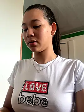 Amber hot22 online show from September 2025 05:40:01 PM