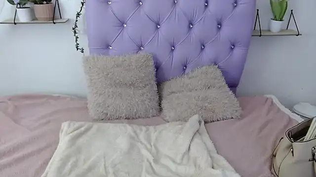 Snapshot of Freyja_01 chatting on September 2025 09:30:01 PM Freyja 01 online show from September 2025 09:30:01 PM