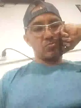 Snapshot of exmilitary chatting on January 2025 01:18:02 AM exmilitary online show from January 2025 01:18:02 AM