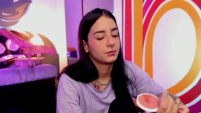 Alice woodville online show from September 2025 03:14:01 PM