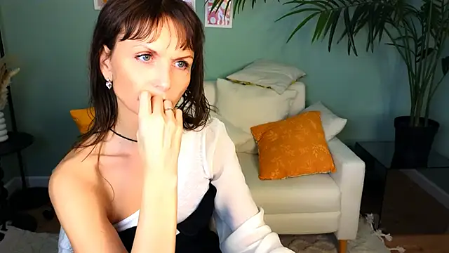 Elizabe th online show from January 2025 09:24:02 AM