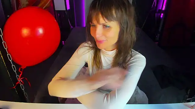 Elizabe th online show from February 2025 08:42:01 AM