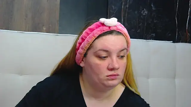 MelanieBrownn online show from January 2026 06:30:02 AM