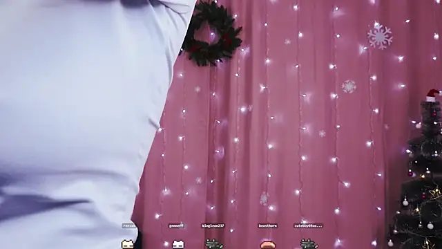 KimWilli online show from December 2024 07:22:01 PM