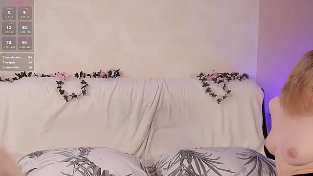 Snapshot of Naughty__Couplles chatting on February 2025 06:17:02 AM Naughty Couplles online show from February 2025 06:17:02 AM