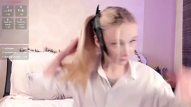 Snapshot of Naughty__Couplles chatting on February 2025 12:23:02 PM Naughty Couplles online show from February 2025 12:23:02 PM